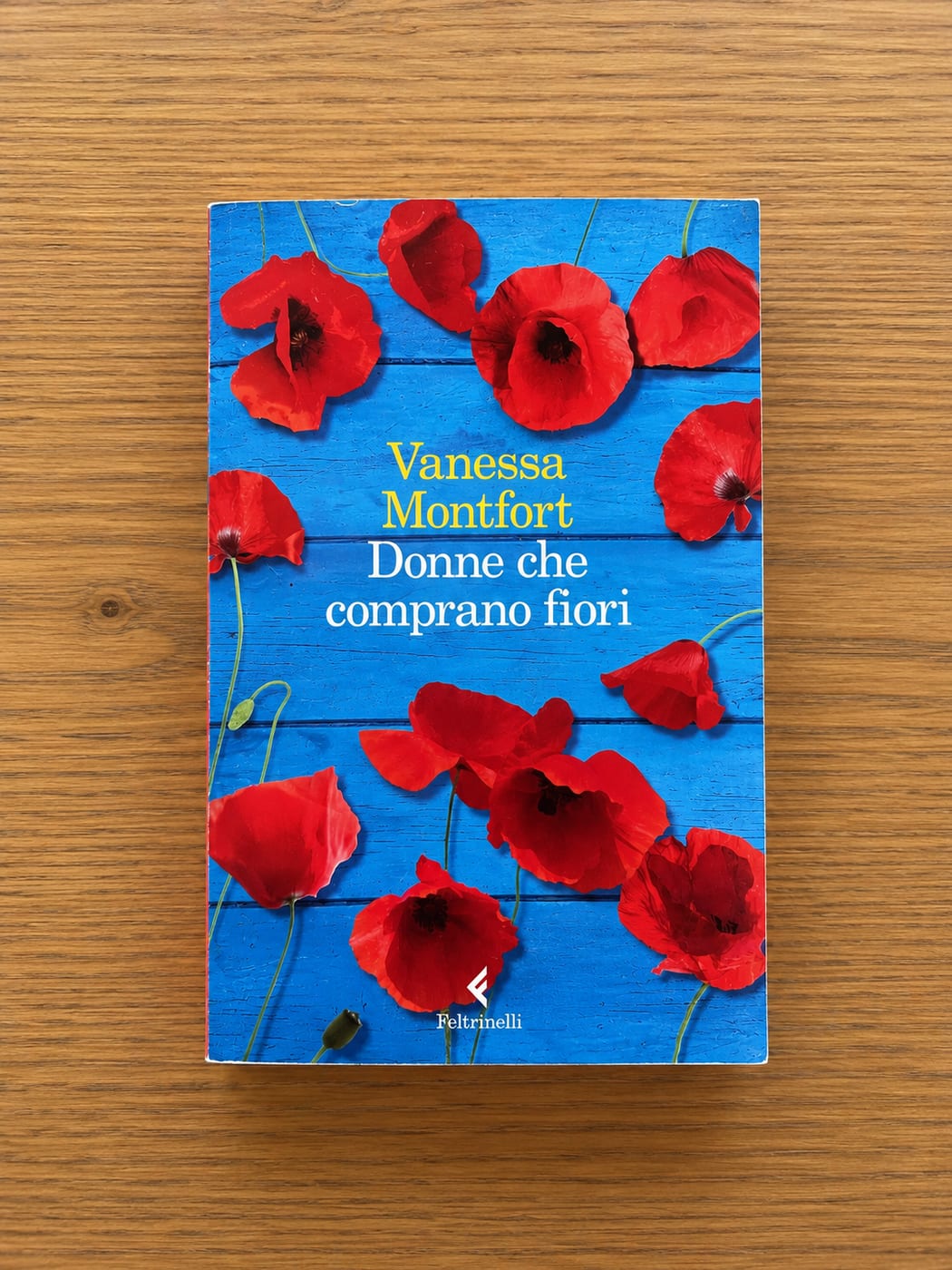 Donne che comprano fiori